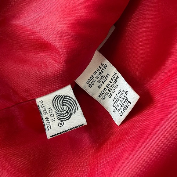 Vintage Christian Dior Red Wool Blazer with Gold Buttons | Christian Dior - Picture 10 of 11